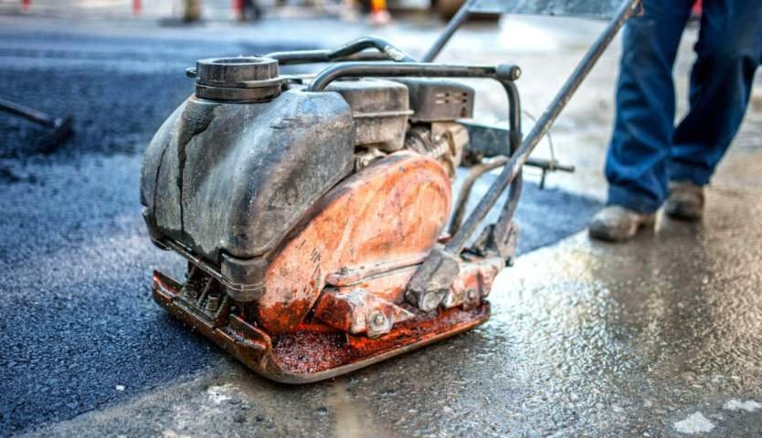 تنفيذ أعمال الأسفلت